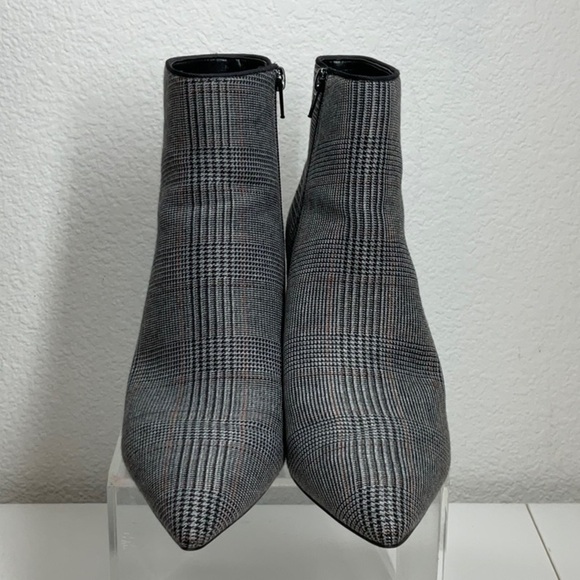 Cabi Dandy Glen Plaid Ankle Booties Gray Black White Red Size 9 - Picture 2 of 10